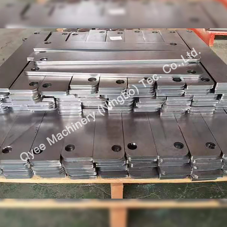 How to Choose the Right Attachment Plate for Industrial Machinery?