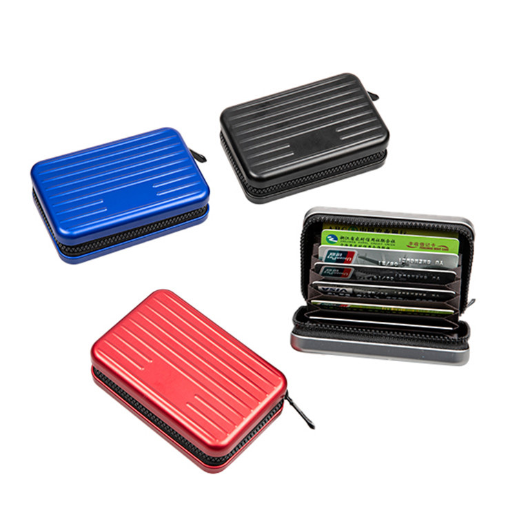 Does an aluminum RFID blocking card case with a zipper protect cards without requiring extra shielding layers