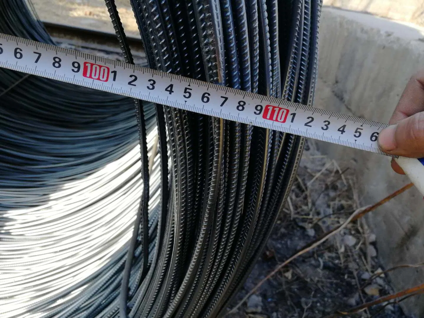 Stocks HRB400 /Q235 Grade 40 6mm 8mm 10mm Ribbed Round Bar Deformed Bar in Coil